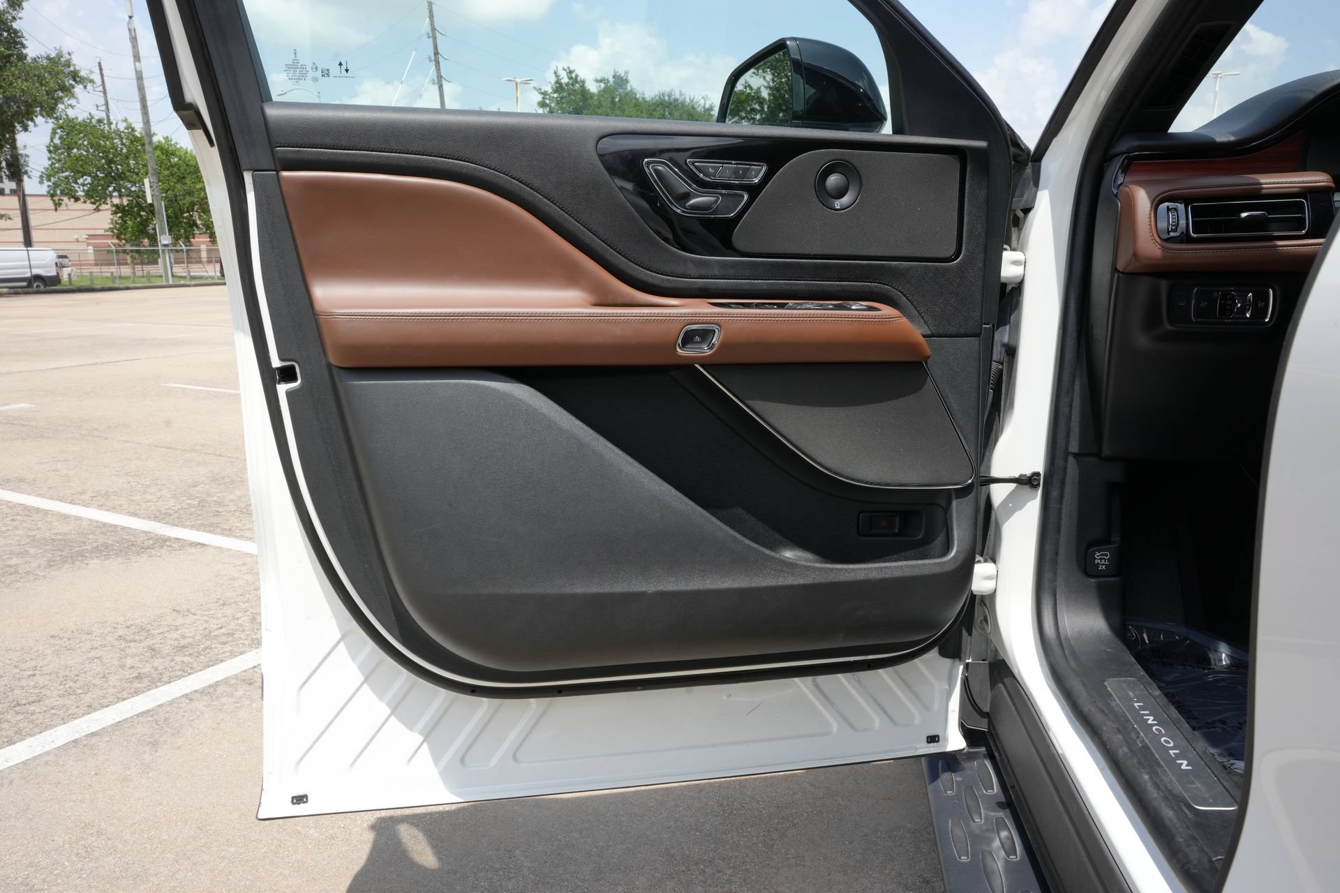 Used 2023 Lincoln Aviator Reserve RWD image 19