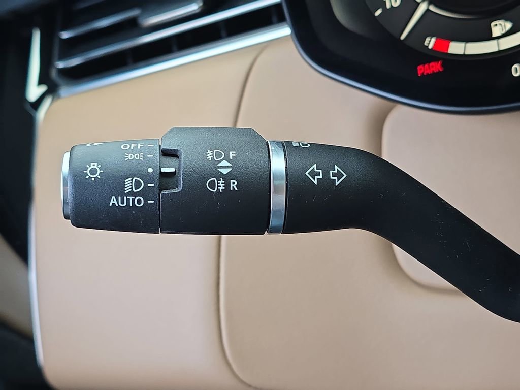 Used 2024 Land Rover Range Rover Sport SE image 30