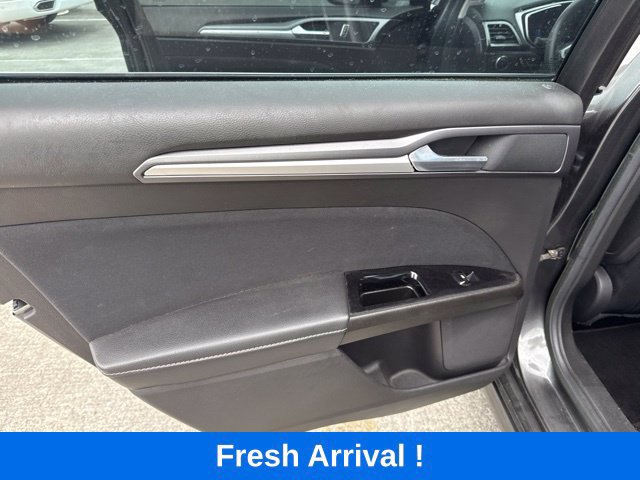 Used 2016 Ford Fusion SE FWD image 13