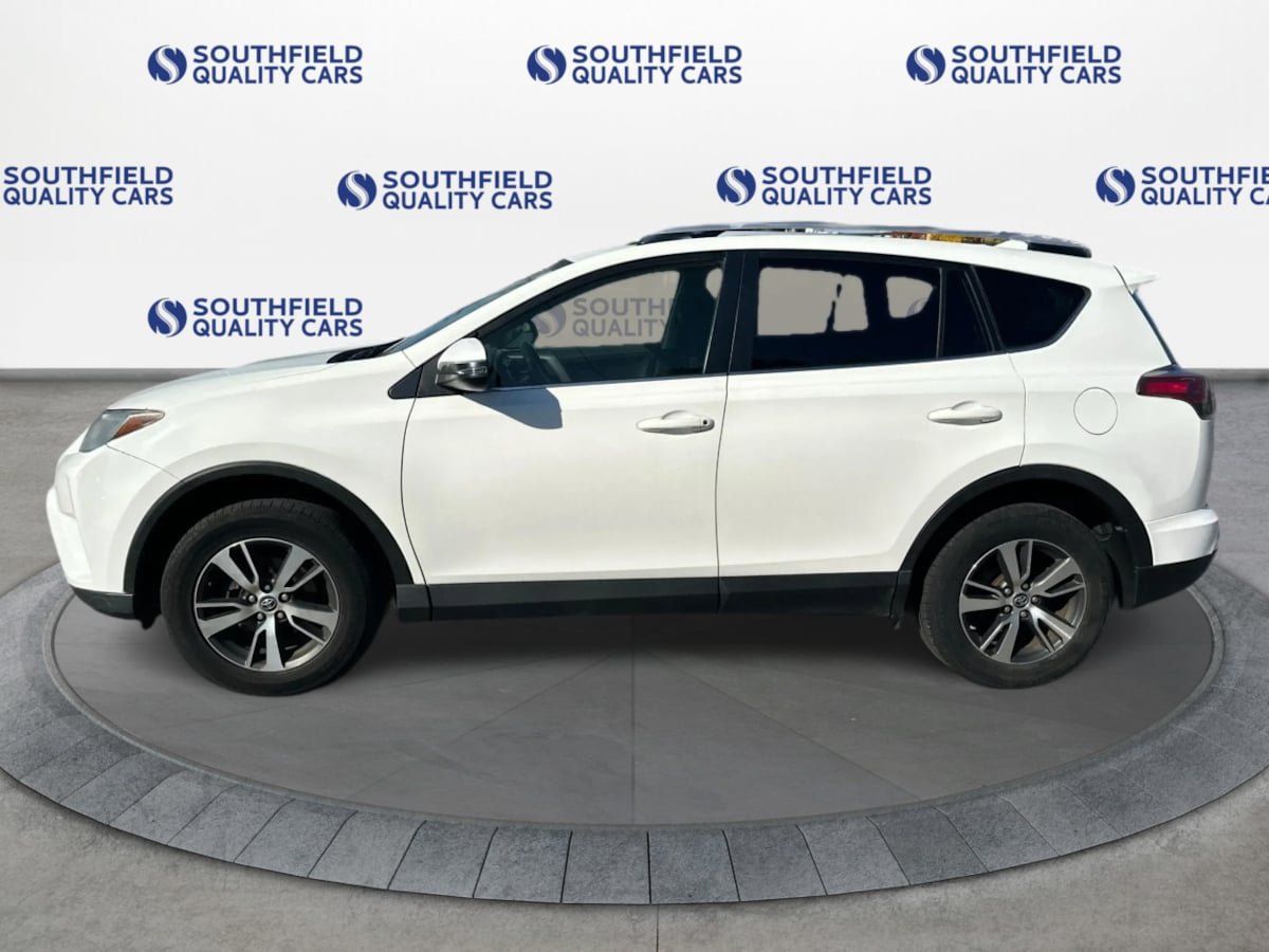 Used 2016 Toyota RAV4 XLE AWD/4WD image 3