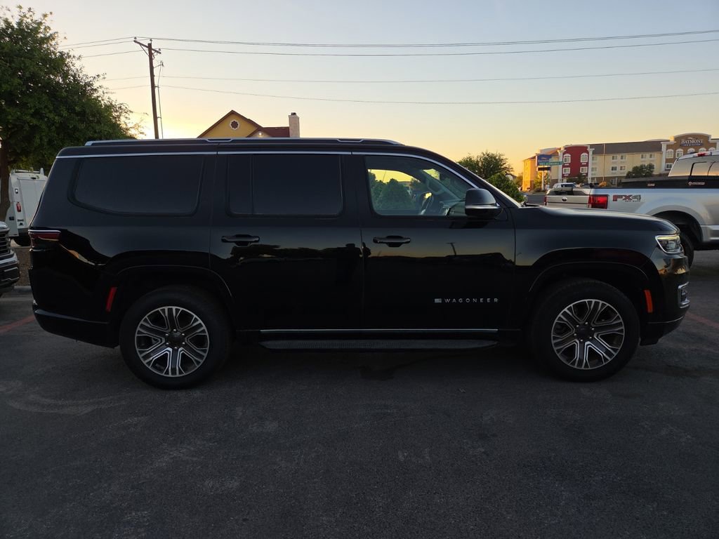 Used 2023 Jeep Wagoneer 2WD w/ Premium Group I image 5