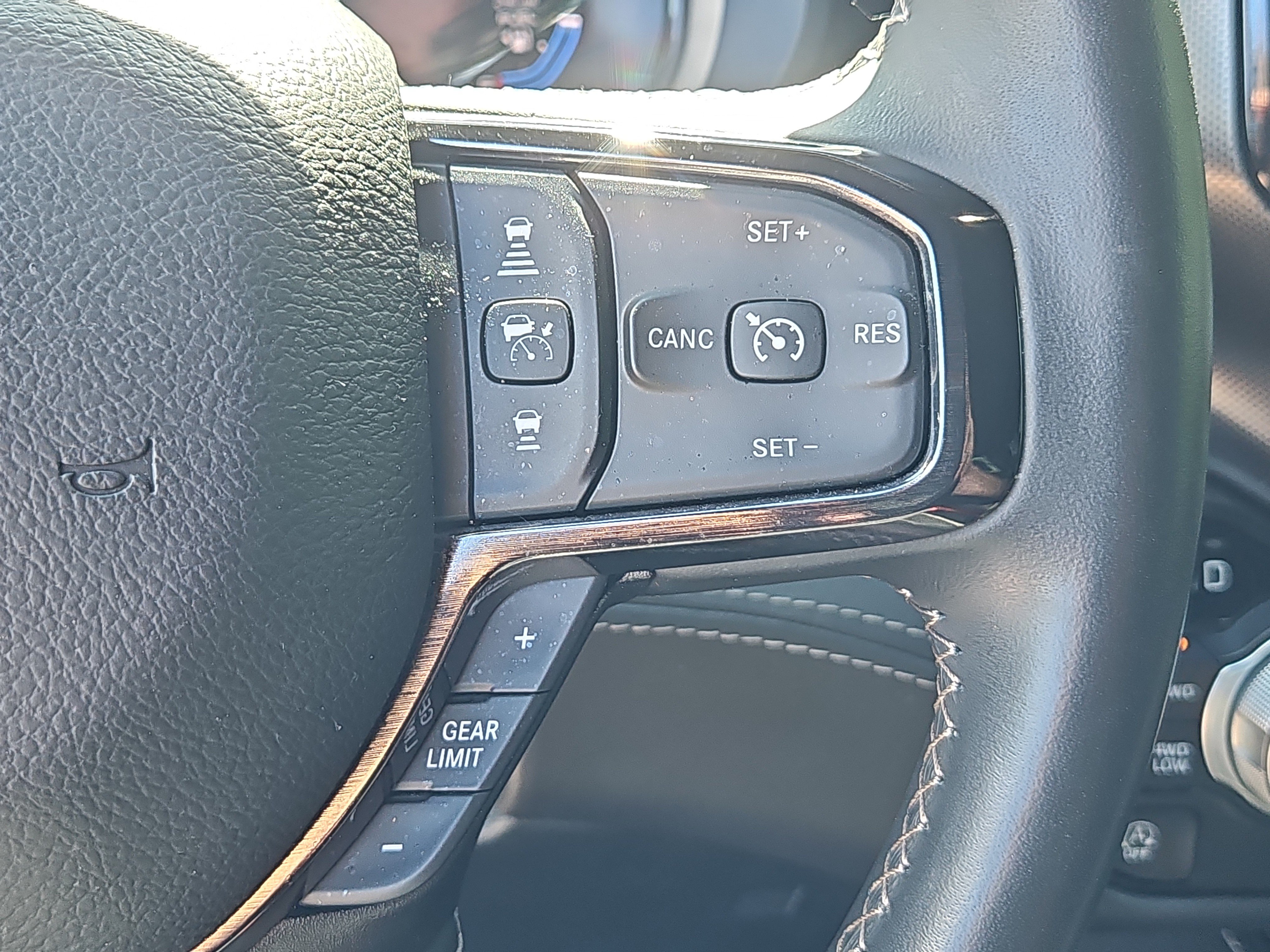 Used 2023 RAM 1500 Limited AWD/4WD image 23