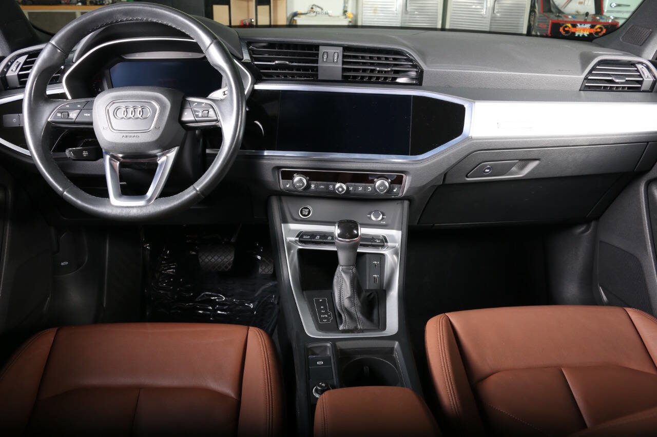 Used 2021 Audi Q3 2.0T Premium w/ Convenience Package image 4