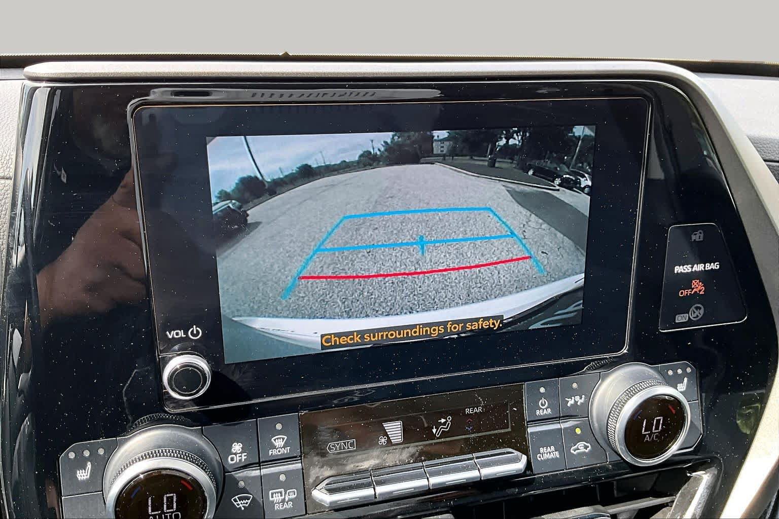 Used 2023 Toyota Highlander XLE FWD image 27