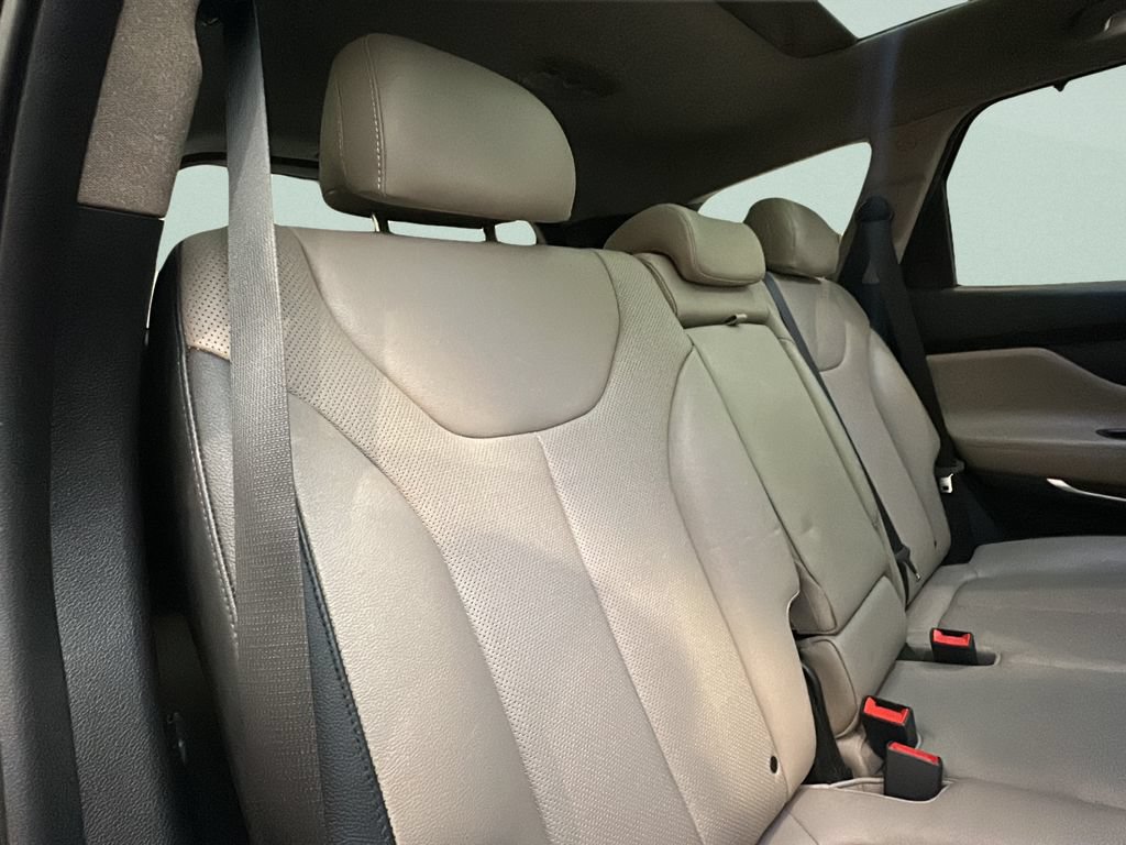 Used 2020 Hyundai Santa Fe SEL FWD image 17