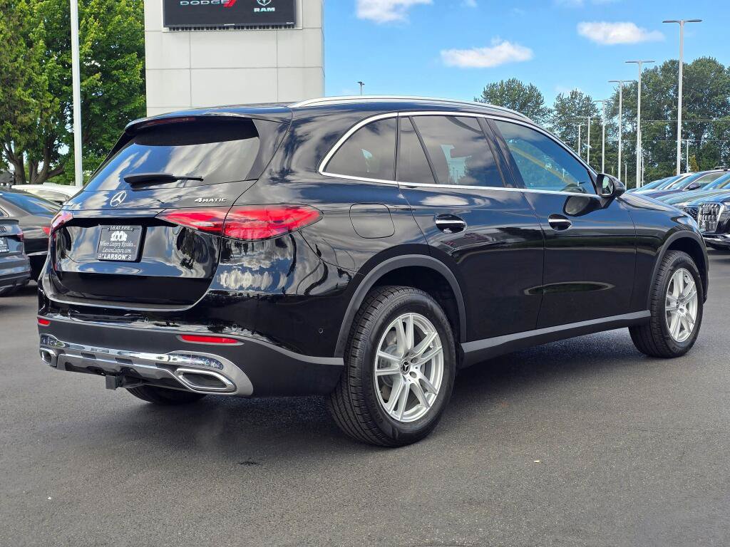 Used 2024 Mercedes-Benz GLC 300 4MATIC w/ Driver Assistance Package image 6