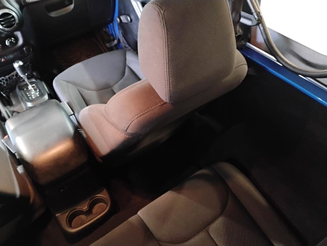 Used 2015 Jeep Wrangler Sport image 38