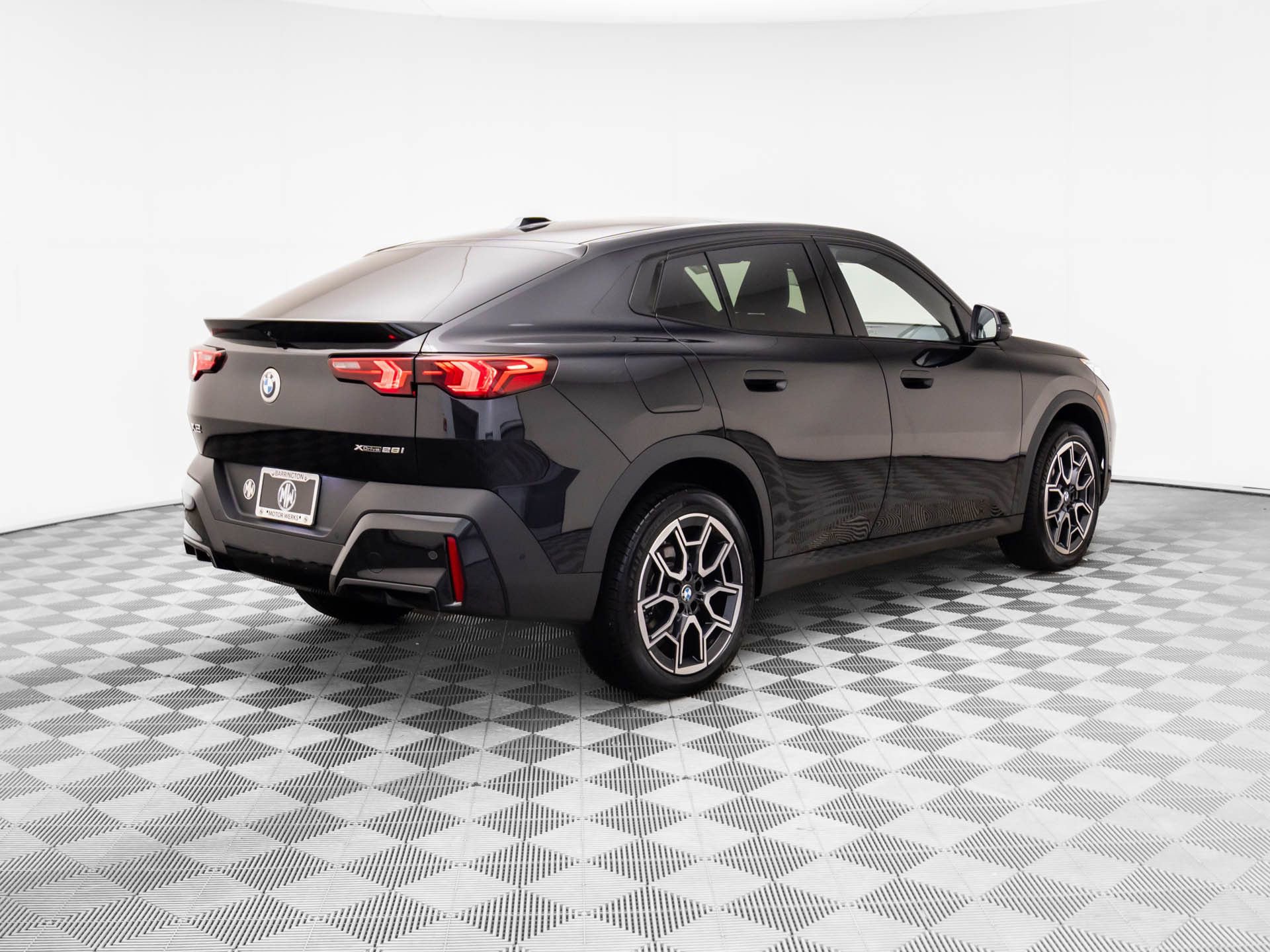 Certified 2025 BMW X2 xDrive28i w/ Premium Package image 5