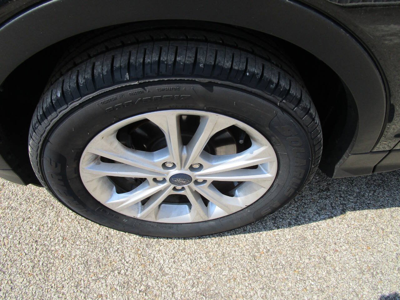 Used 2019 Ford Escape SE FWD image 15