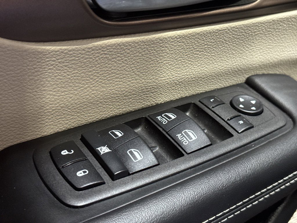 Used 2024 Chrysler Voyager LX FWD image 34