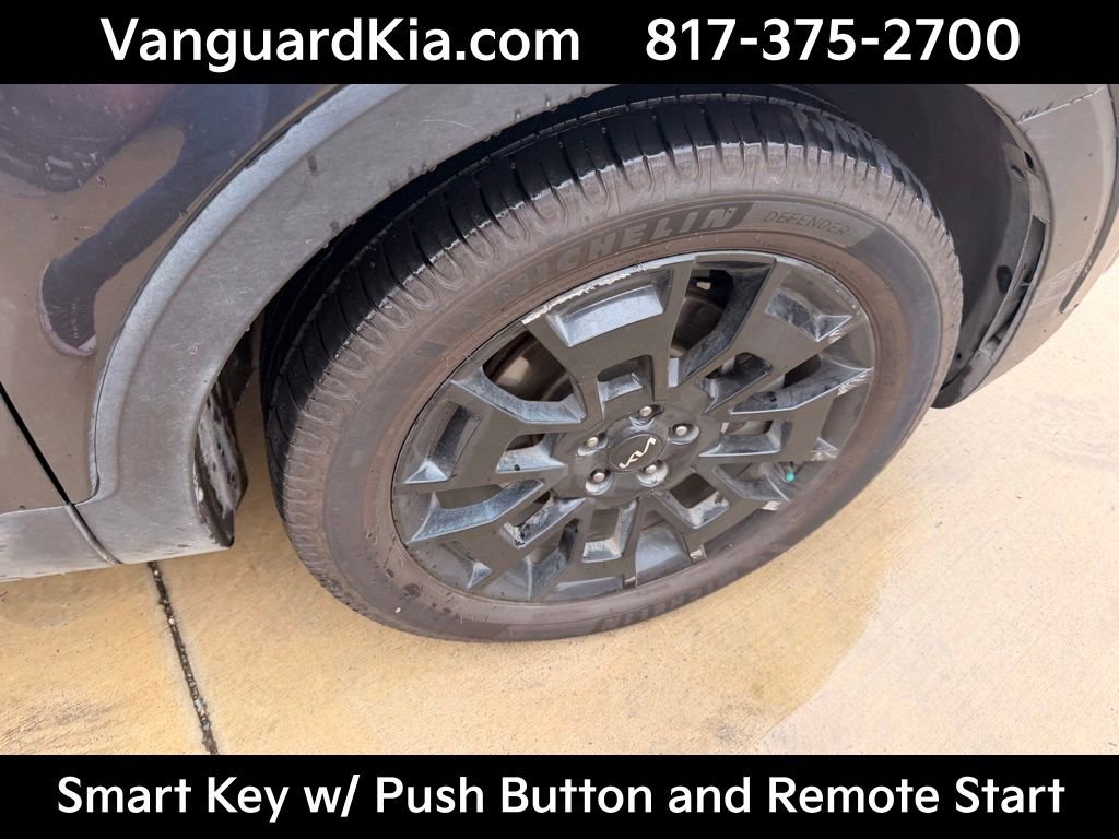 Certified 2022 Kia Telluride SX w/ Nightfall Edition Package AWD/4WD image 11