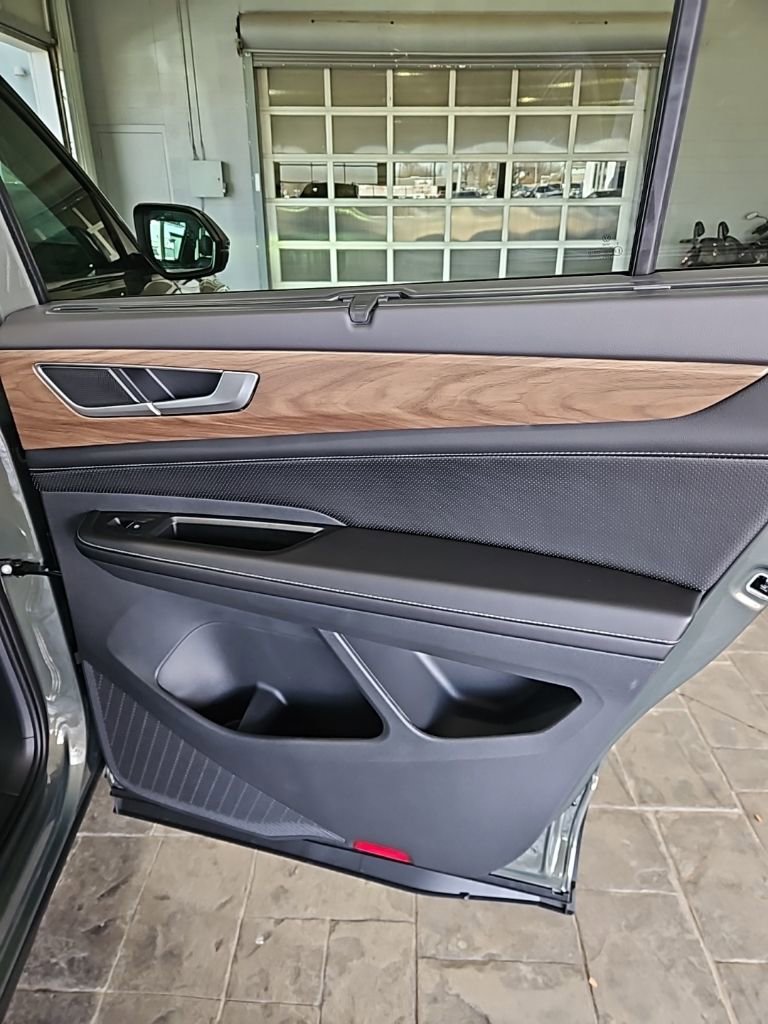 New 2026 Volkswagen Atlas SE image 15