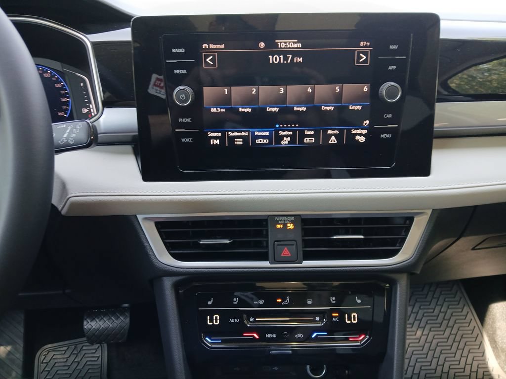 New 2026 Volkswagen Taos SEL AWD/4WD image 18
