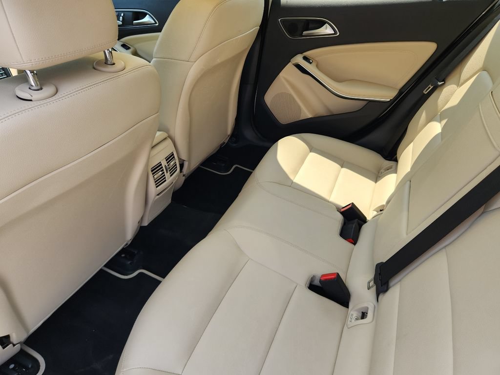 Used 2018 Mercedes-Benz GLA 250 4MATIC image 31