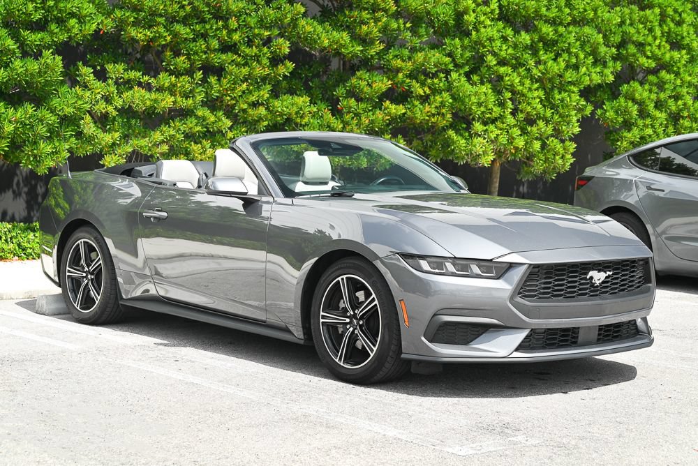 Used 2024 Ford Mustang Premium RWD image 3