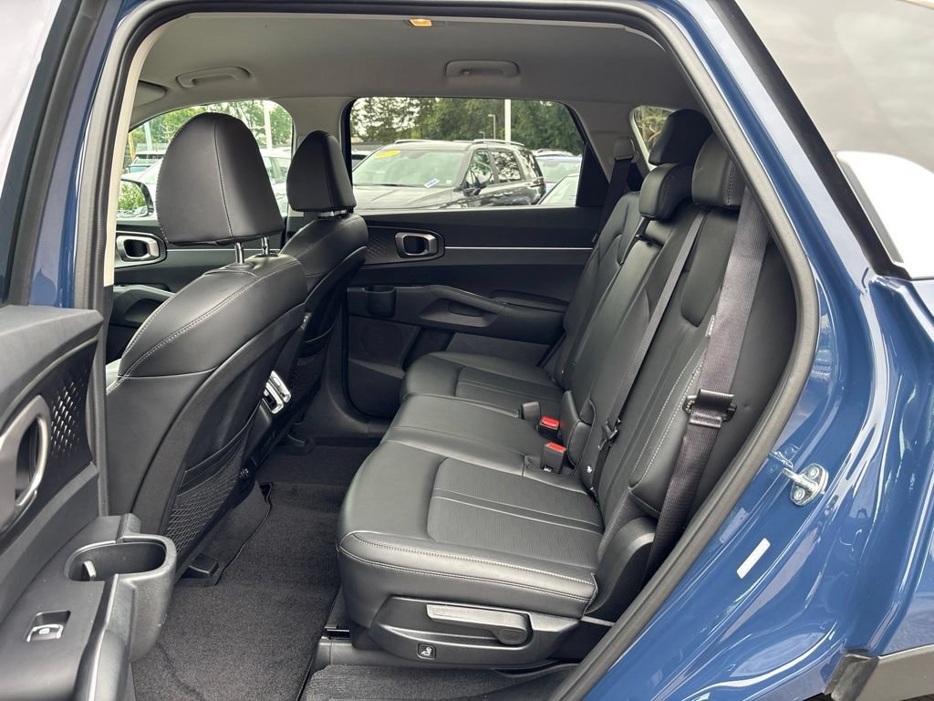 Certified 2025 Kia Sorento S AWD/4WD image 18