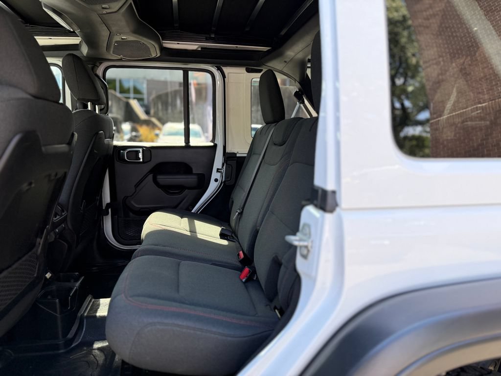 Used 2025 Jeep Wrangler Unlimited Rubicon w/ Safety Group AWD/4WD image 28