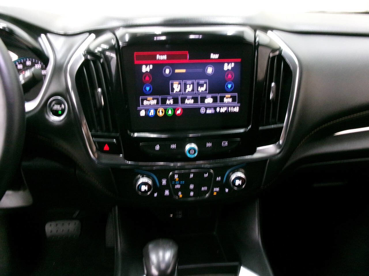Used 2021 Chevrolet Traverse RS image 33