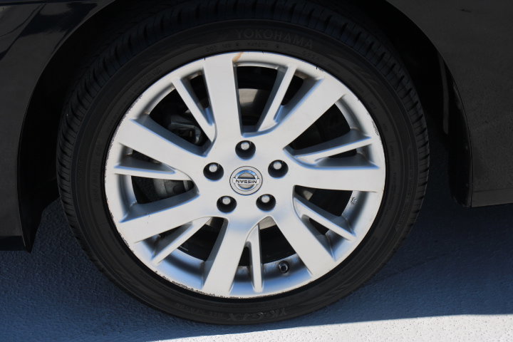 Used 2014 Nissan Sentra SL w/ Electronics Package FWD image 9