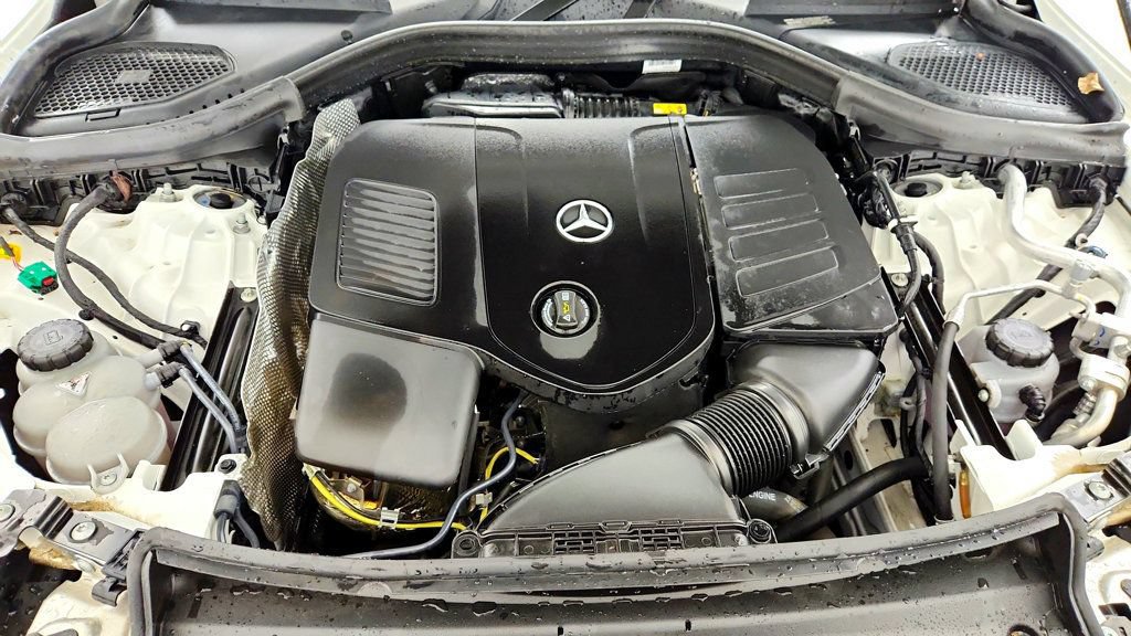 Used 2025 Mercedes-Benz GLC 350e 4MATIC w/ Driver Assistance Package image 26