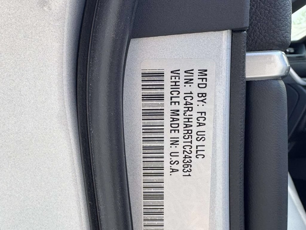 New 2026 Jeep Grand Cherokee Altitude AWD/4WD image 32