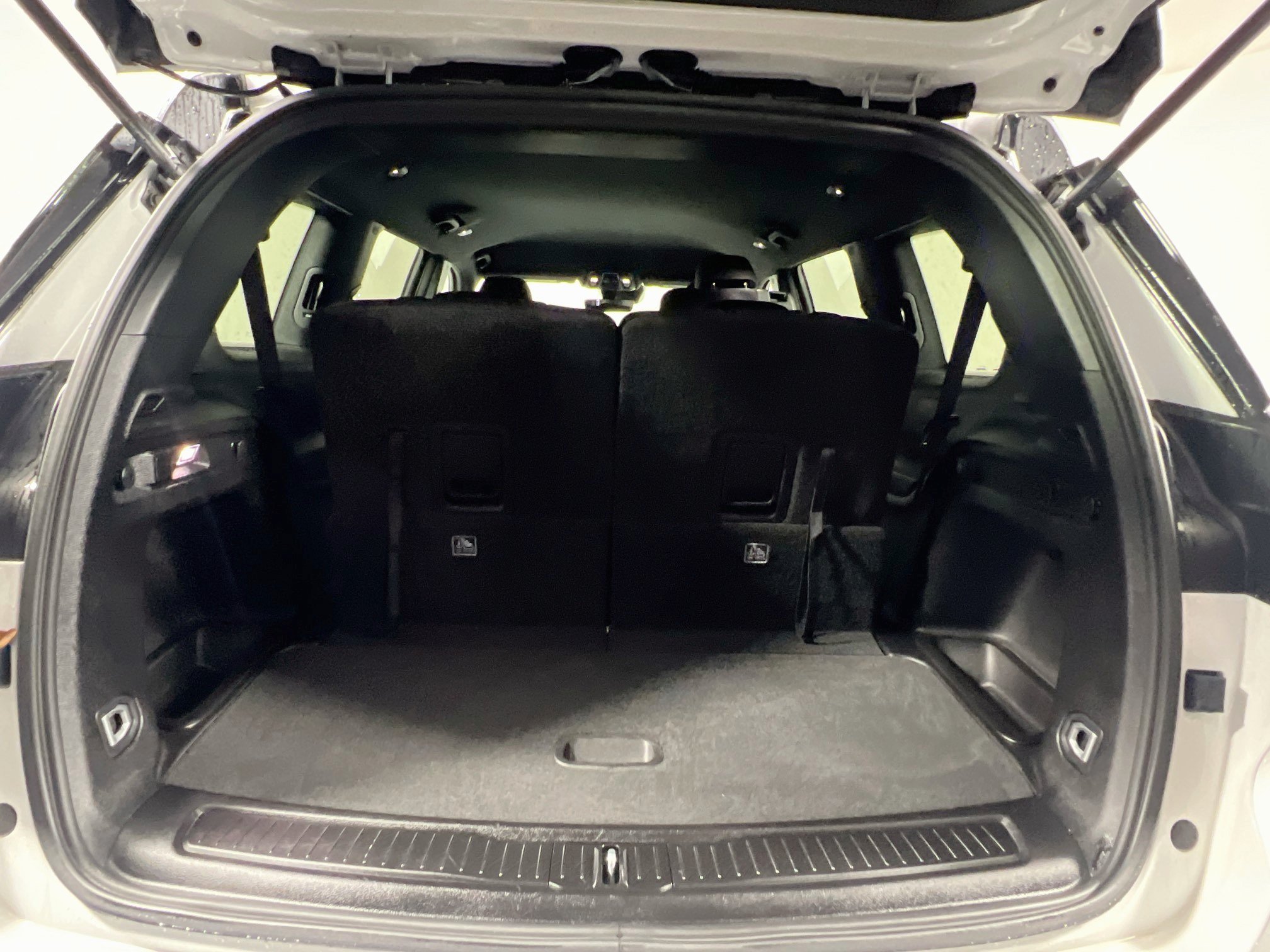 Used 2025 Jeep Grand Cherokee L Laredo RWD image 33