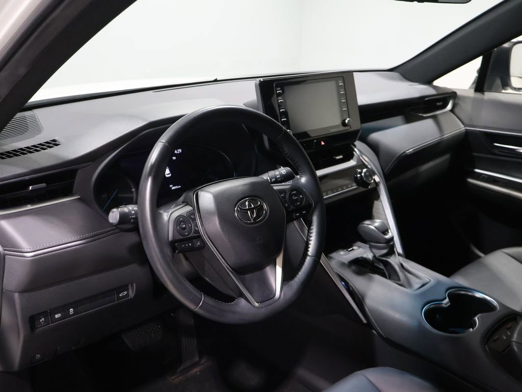 Used 2022 Toyota Venza XLE image 14