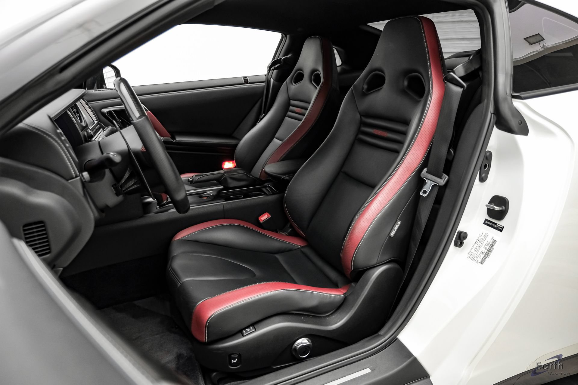 Used 2014 Nissan GT-R Black Edition AWD/4WD image 46