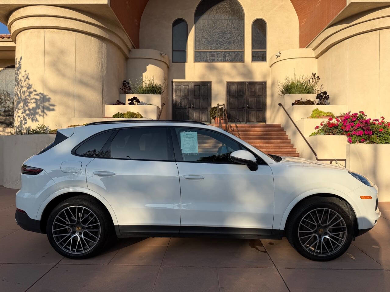 Used 2019 Porsche Cayenne w/ Premium Package image 7