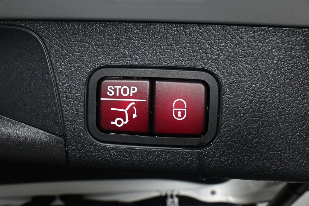 Used 2022 Mercedes-Benz GLB 250 image 31