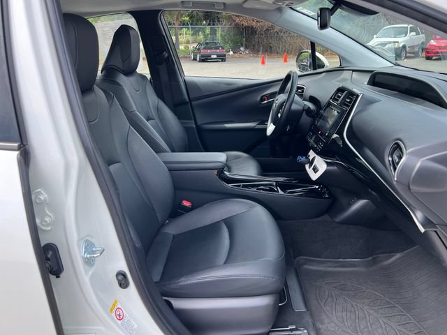 Used 2017 Toyota Prius Four w/ Premium Convenience Package FWD image 9