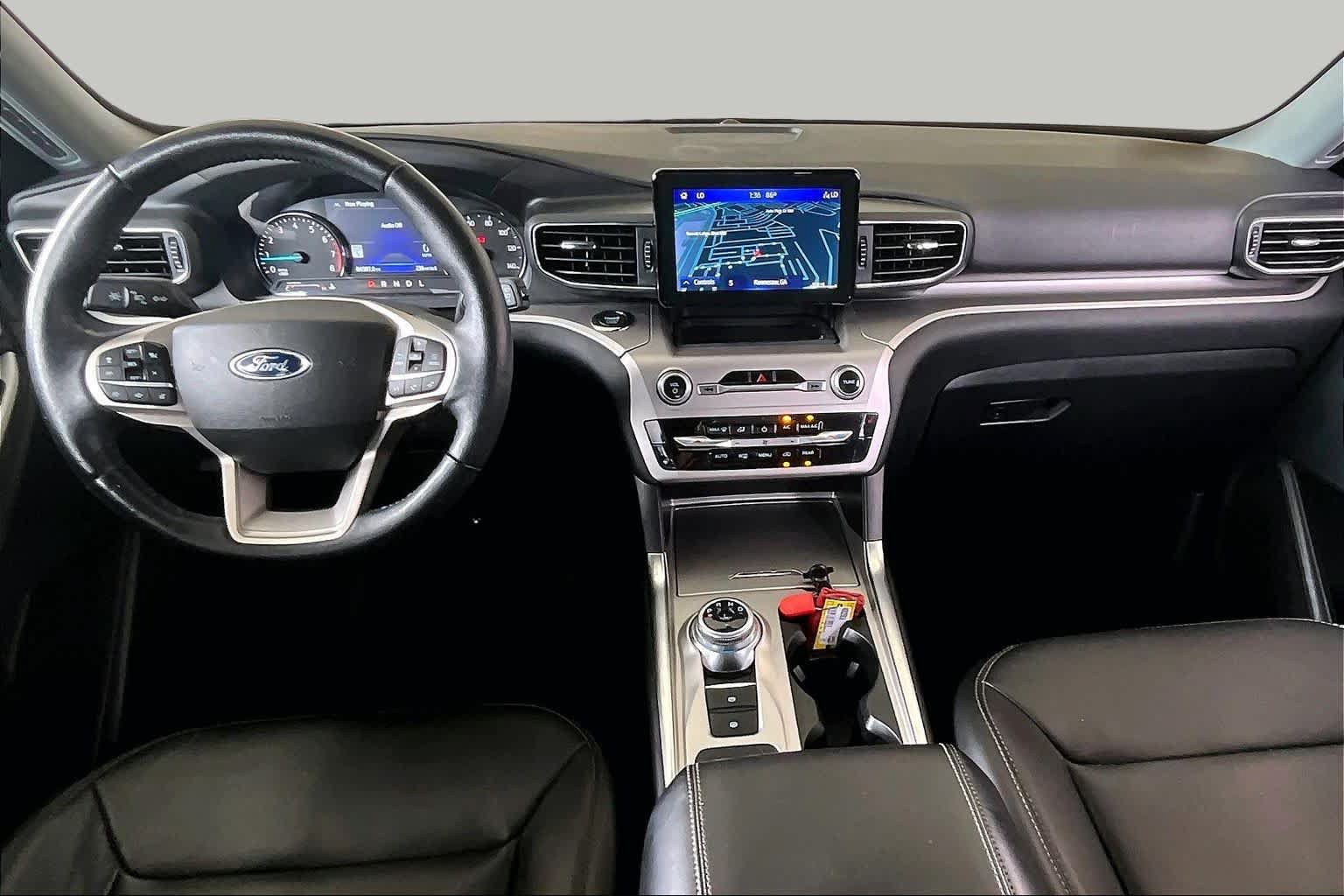 Used 2022 Ford Explorer XLT w/ Equipment Group 202A RWD image 16