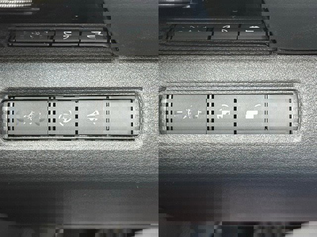 New 2025 Nissan Pathfinder SV image 32