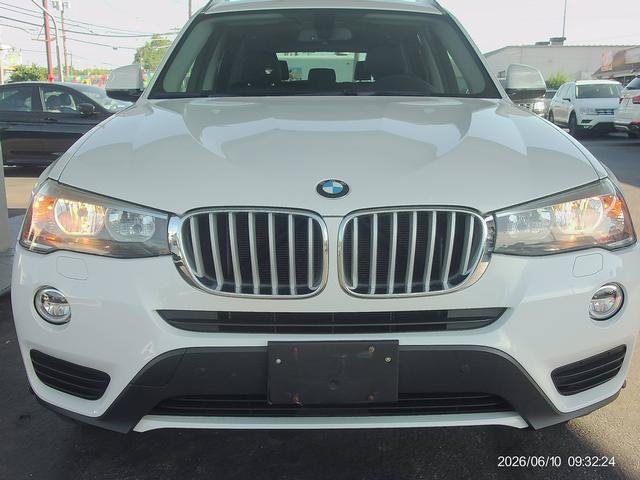 Used 2017 BMW X3 xDrive28i AWD/4WD image 2