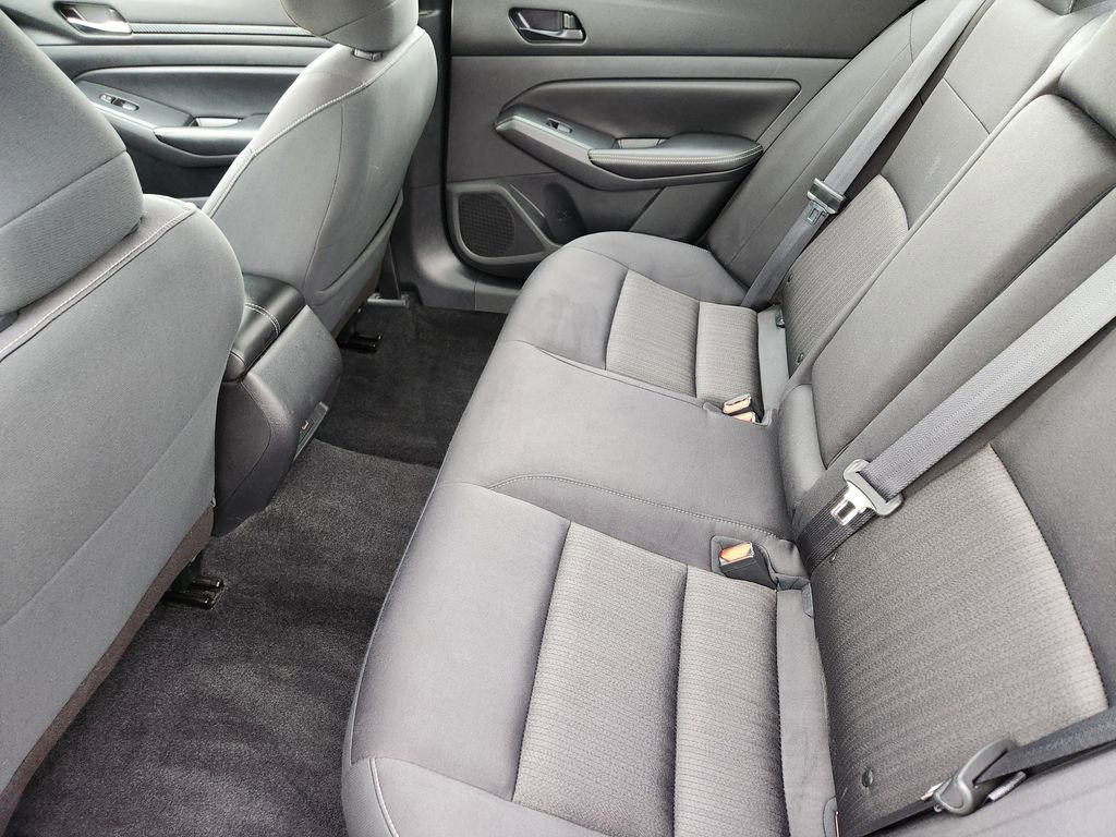 Used 2024 Nissan Altima 2.5 SV image 18