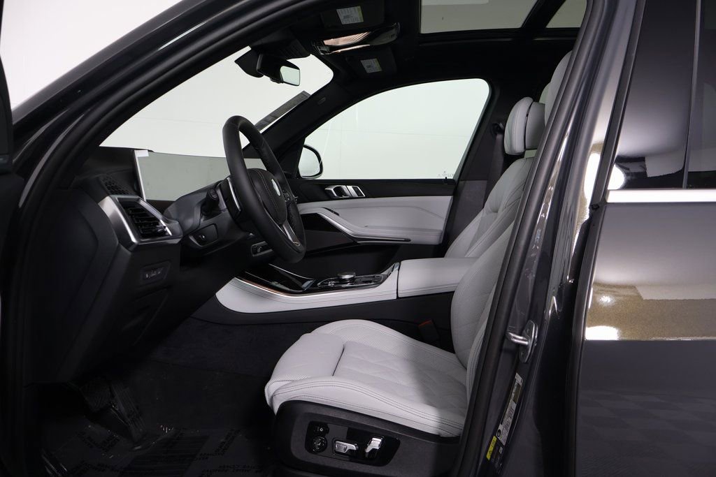 New 2026 BMW X5 xDrive50e w/ Climate Comfort Package image 5