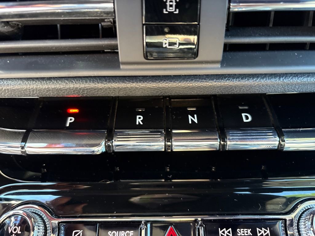 Used 2021 Lincoln Corsair AWD w/ Premium Package image 30