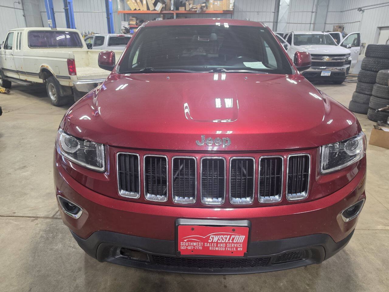 Used 2014 Jeep Grand Cherokee Laredo AWD/4WD image 3