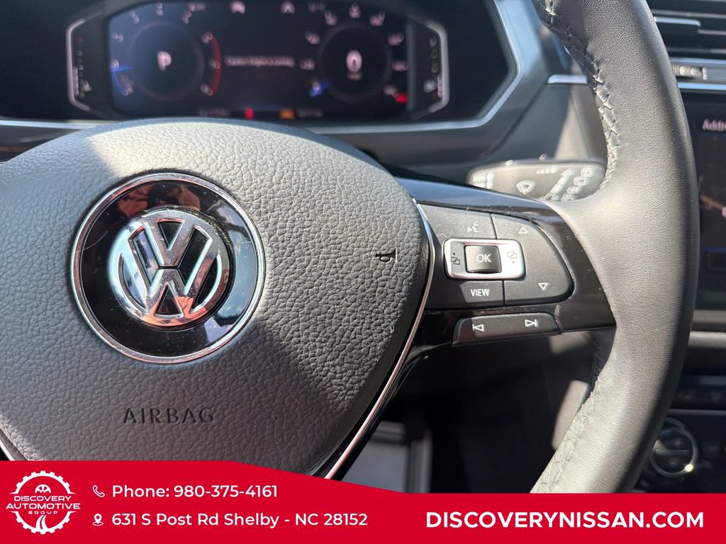 Used 2020 Volkswagen Tiguan SEL AWD/4WD image 24