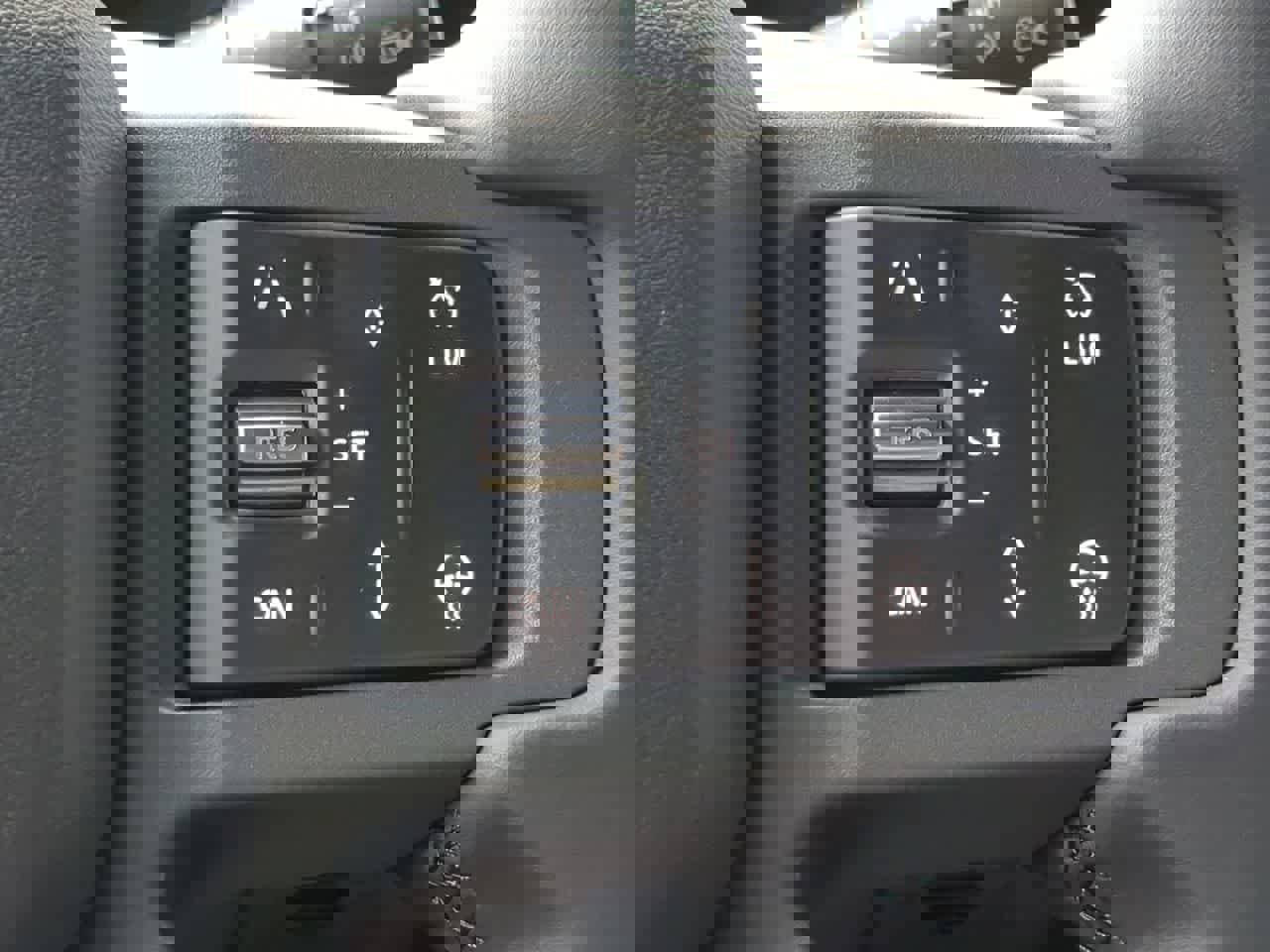 Certified 2025 Land Rover Defender 110 S image 26