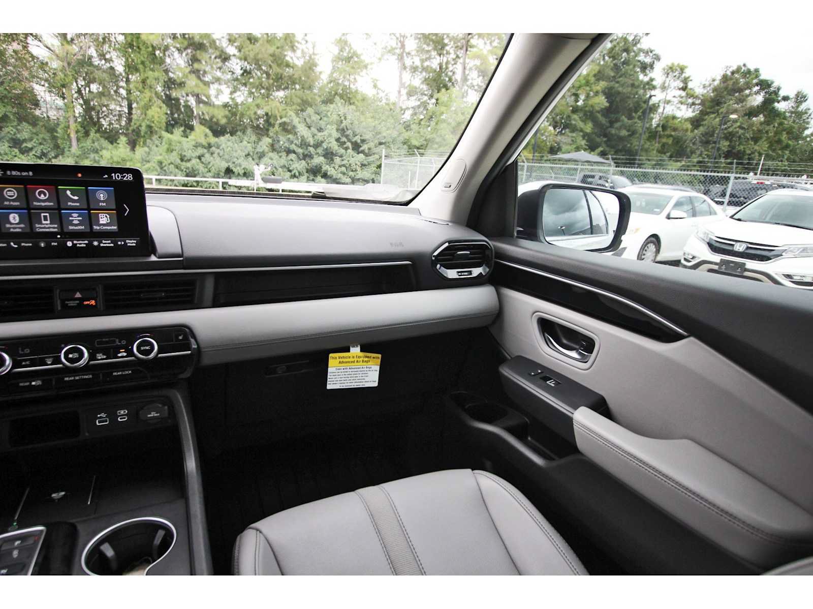 Used 2025 Honda Pilot Touring image 8