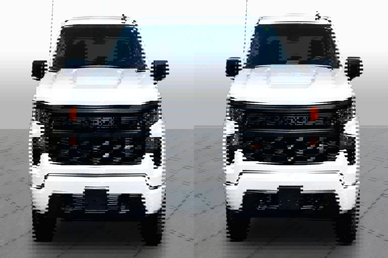 Used 2025 Chevrolet Silverado 1500 Custom image 3