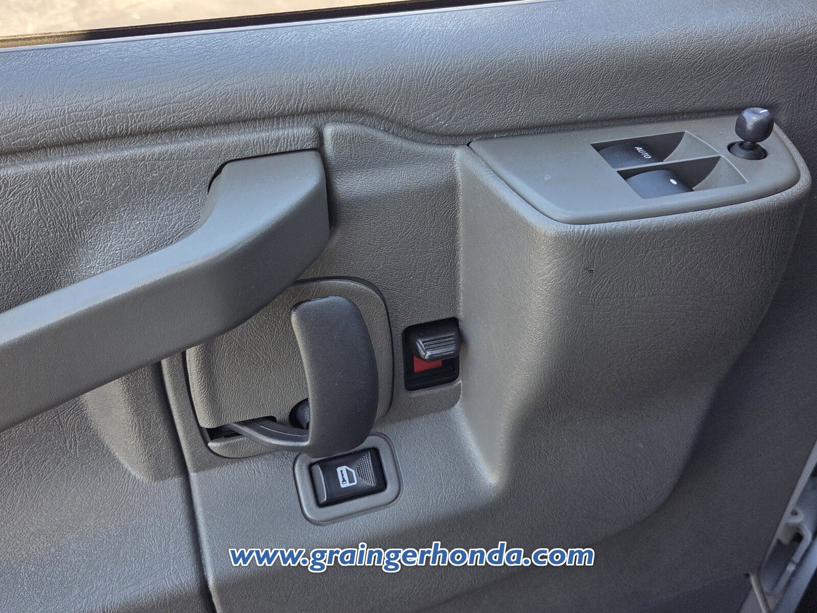 Used 2020 Chevrolet Express 2500 LT w/ LT Preferred Equipment Group image 27