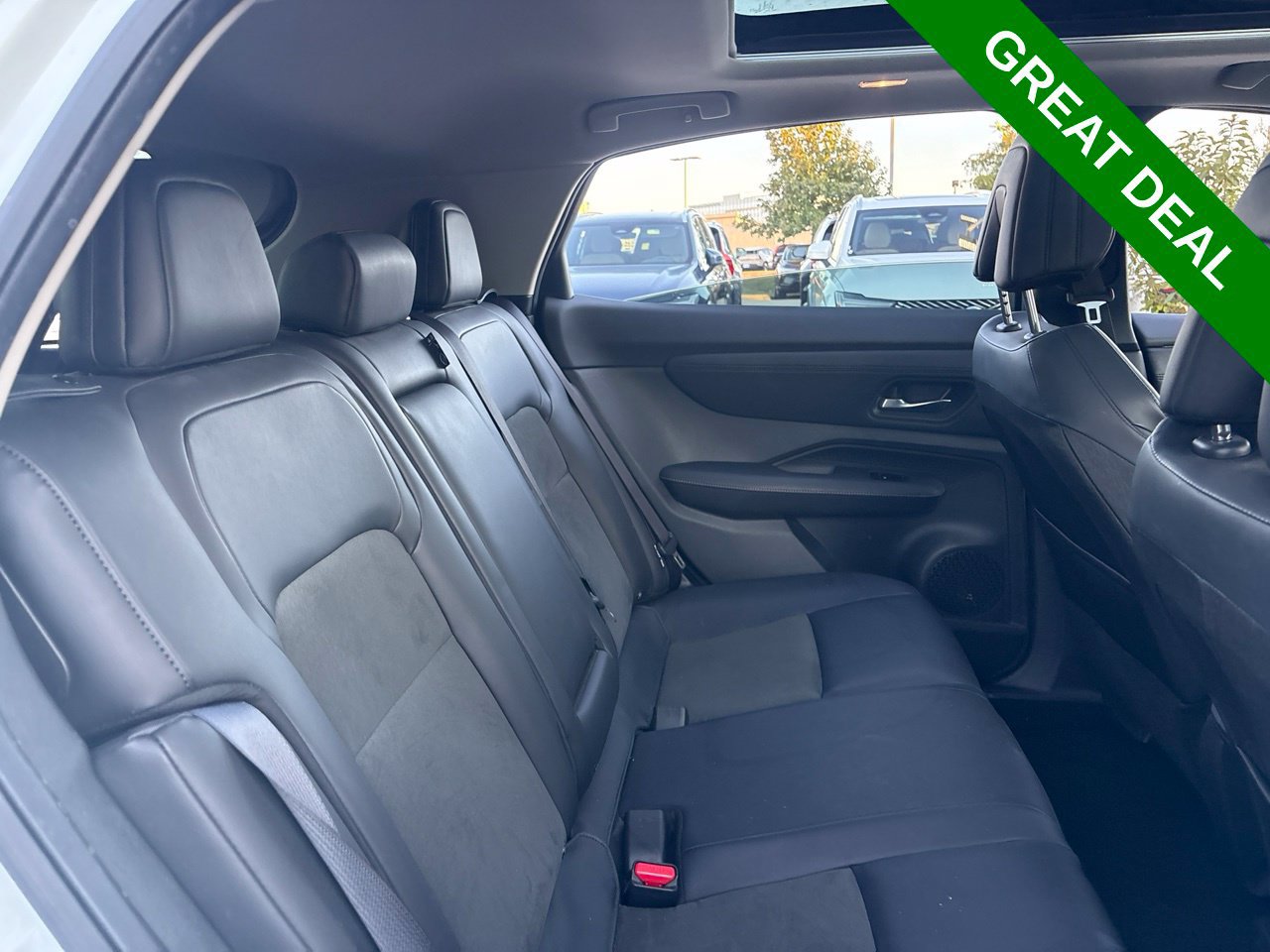 Used 2024 Nissan Ariya AWD image 13