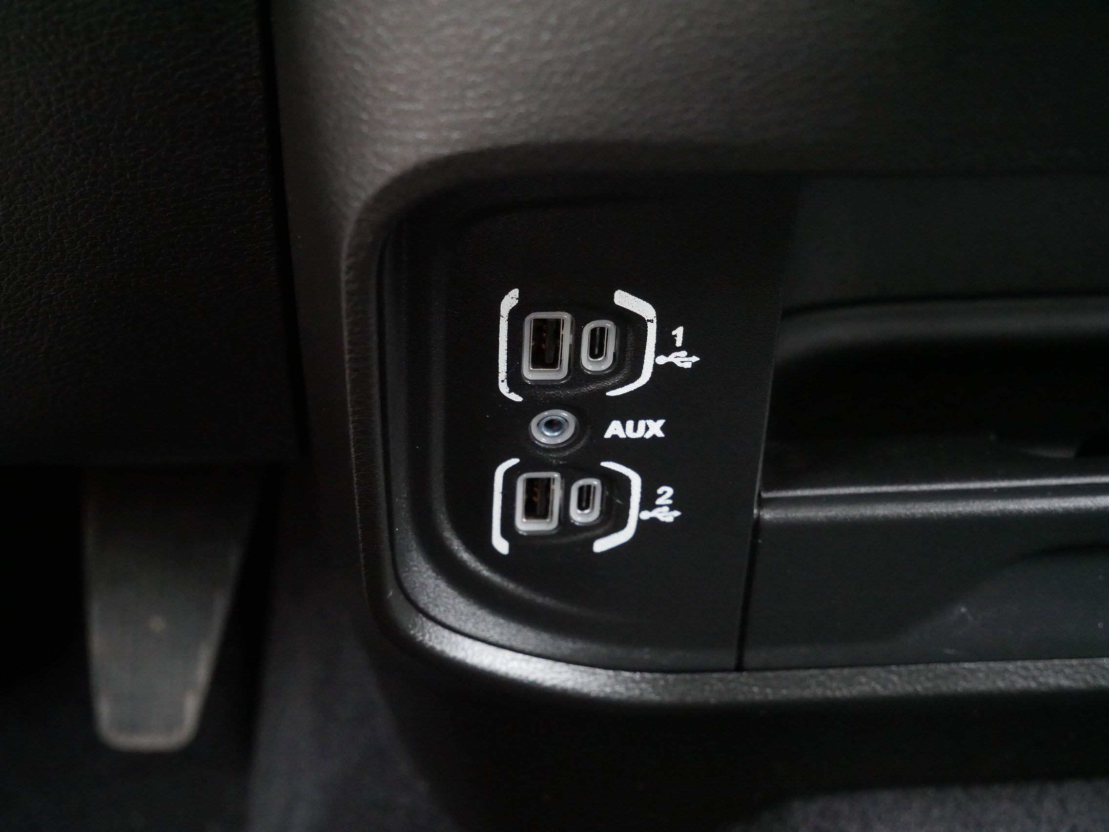 Used 2024 RAM 2500 Tradesman w/ Chrome Appearance Group image 29