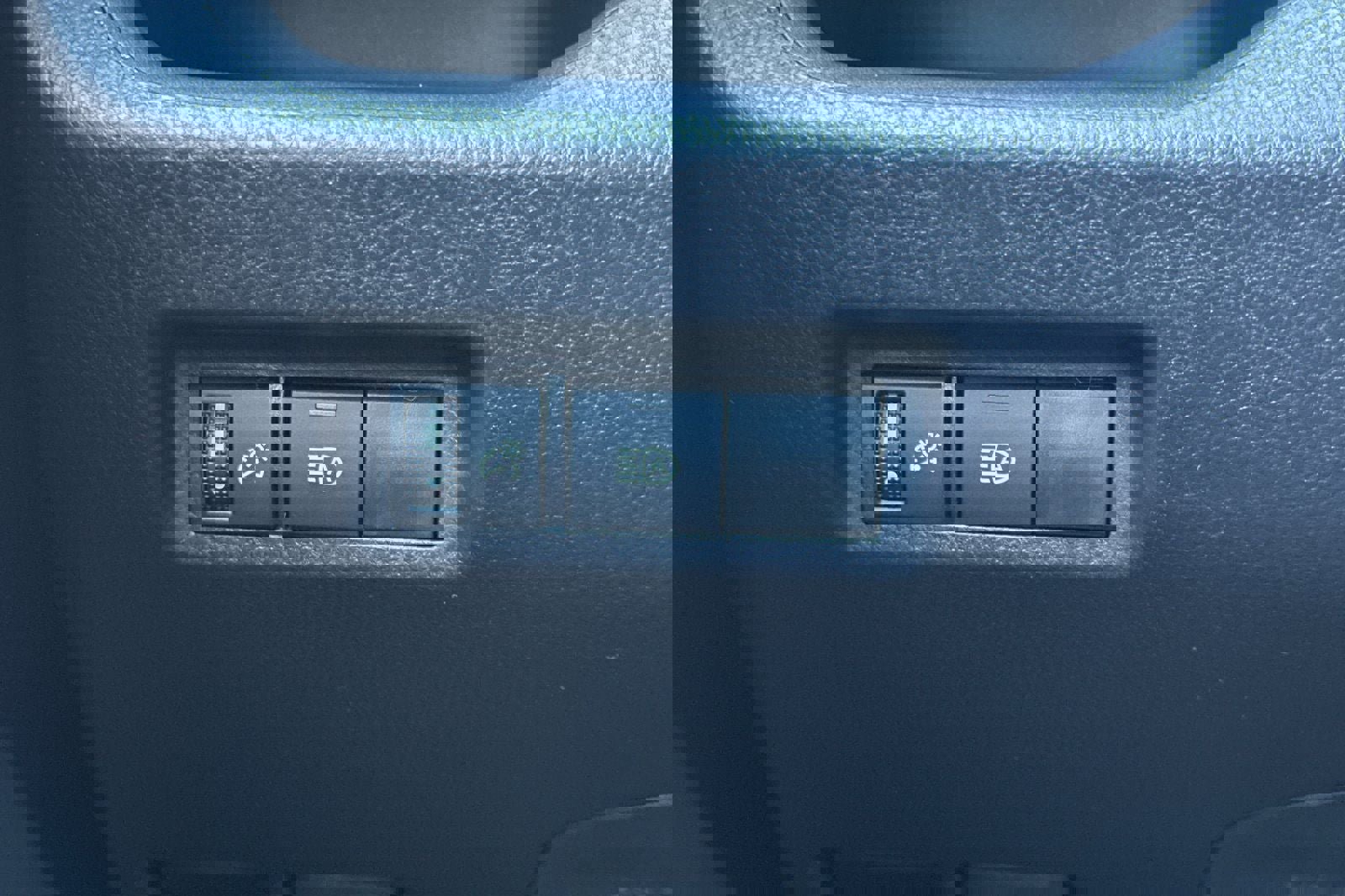 New 2025 Toyota RAV4 LE image 30