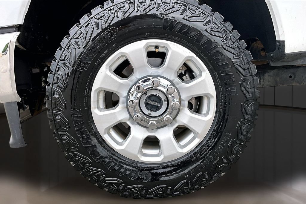 Used 2023 Ford F250 XLT w/ FX4 Off-Road Package AWD/4WD image 8