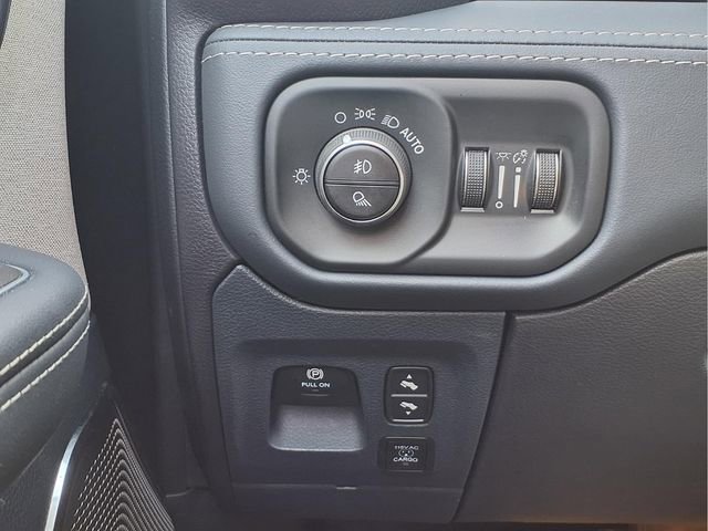Used 2024 RAM 1500 Limited image 11