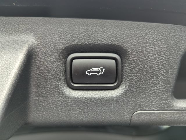 Used 2019 Hyundai Santa Fe SEL FWD image 21