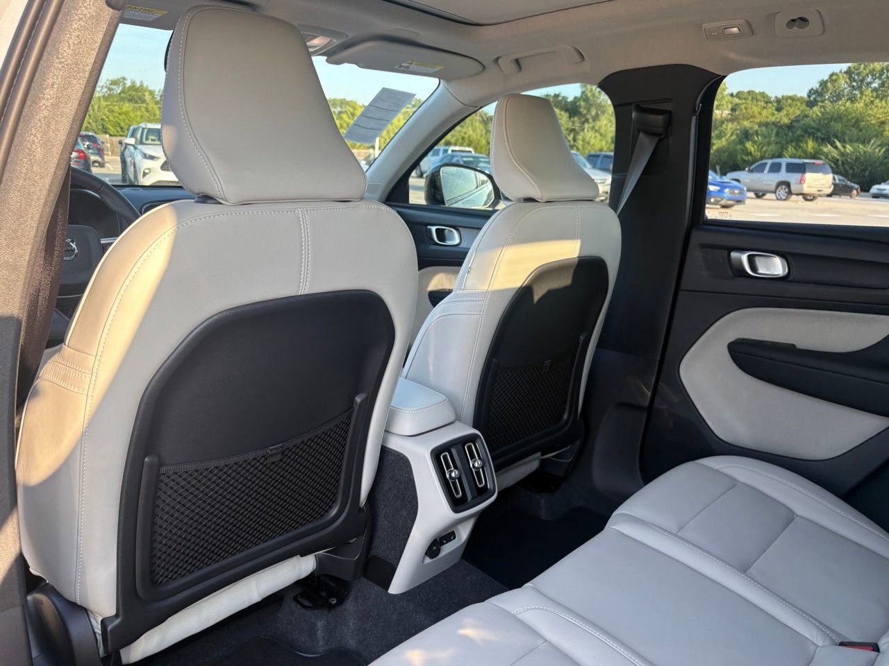 New 2026 Volvo XC40 B5 Plus w/ Protection Package Premier image 18